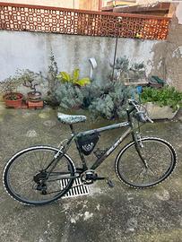 Mountain Bike semi-nuova