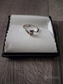 Anello placcato oro con brillante