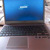 Samsung Serie 5 Ultra-Core i5 Ram 8 Gb