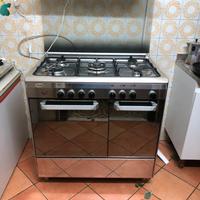 Cucina a gas  5 fuochi