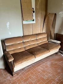 Set divano letto e due poltrone