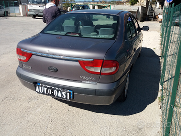 Renault megane classic 1.6 16v ricambi