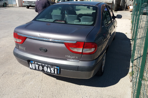 Renault megane classic 1.6 16v ricambi