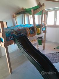 Letto a soppalco con scivolo