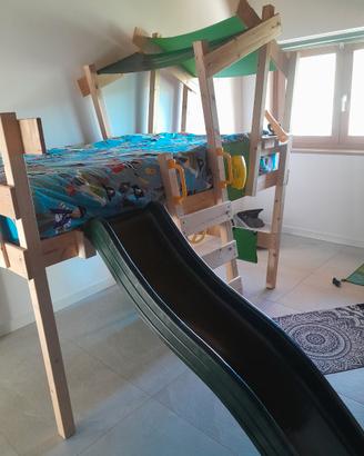 Letto a soppalco con scivolo
