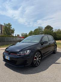 Volkswagen Golf GTI Business Performance 2.0 TSI D