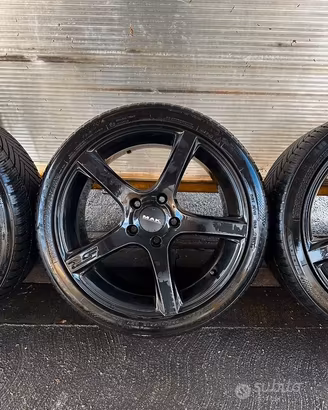 Cerchi 18" per BMW + gomme all season