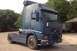 Trattore stradale volvoFH12