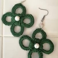 orecchini a uncinetto con perle di fiume 