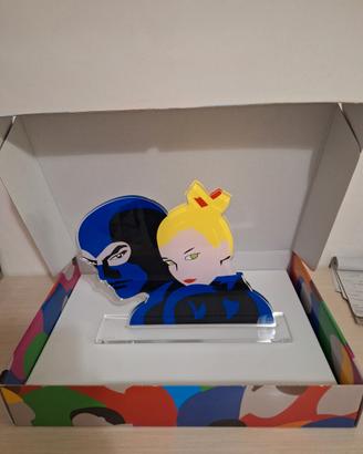 marco lodola, statuetta in plexiglass complicity 