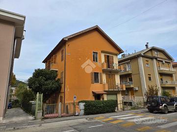 4 LOCALI A ASCOLI PICENO