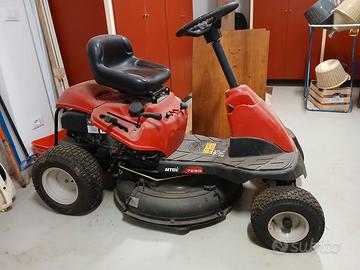 Trattorino tagliaerba MTD