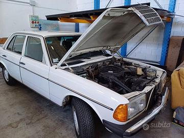 MERCEDES 200