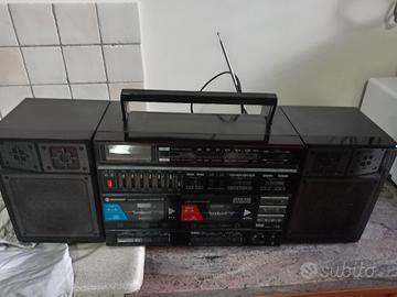 radio con musicasetta e registratore musicassette 