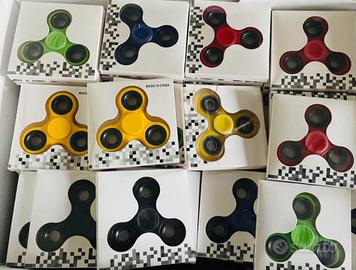 100 spinner colorati a 2€ l’uno