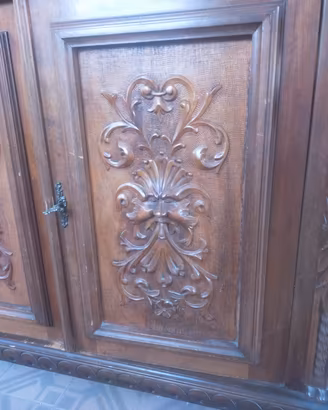 Credenza e buffet  in legno di noce