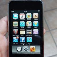 APPLE IPOD TOUCH 2G 2ND GEN 8GB Model MC086BT