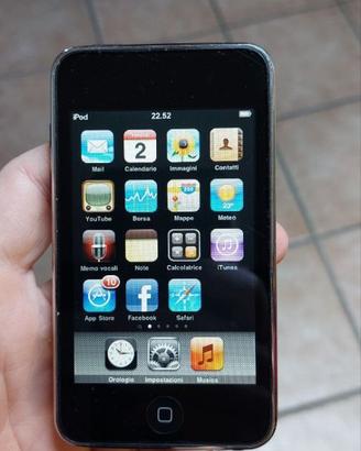 APPLE IPOD TOUCH 2G 2ND GEN 8GB Model MC086BT