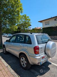  TOYOTA RAV 4