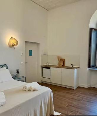 Monolocale x2 in villa vicino al mare con giardino