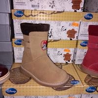stock 700 paia calzature bambini