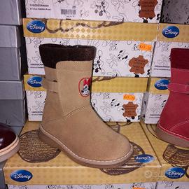 stock 700 paia calzature bambini