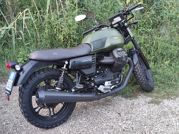 Moto Guzzi v7 3 stone