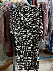 Abiti, tailleur, gonne e camicette