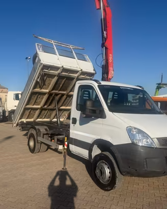 IVECO DAILY 65C17 CON RIB. TRILATERALE E GRU FAS