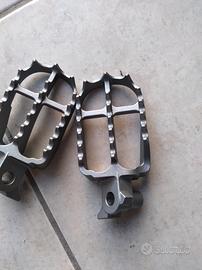 Pedane poggiapiedi Yamaha yzf yz