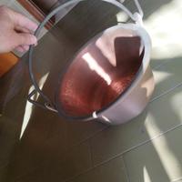 Paiolo in rame con manico a secchio