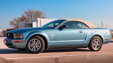 2005 Ford Mustang 4000 V6 Convertible Deluxe