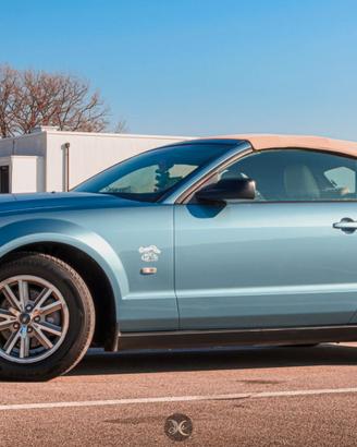 2005 Ford Mustang 4000 V6 Convertible Deluxe