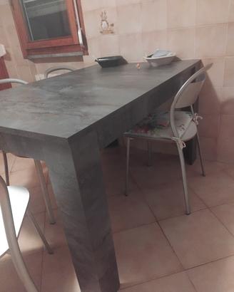 tavolo da cucina piu sedie con cameretta a ponte