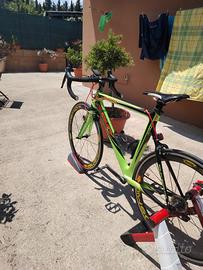 bicicletta da corsa ultra leggera in carbonio  mis