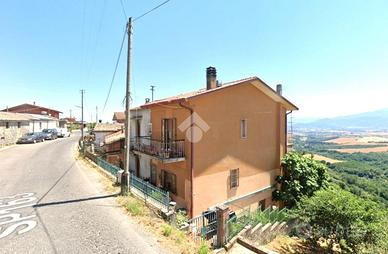 CASA SEMINDIPENDENTE A PALIANO