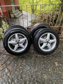 Cerchi in lega con gomme invernali