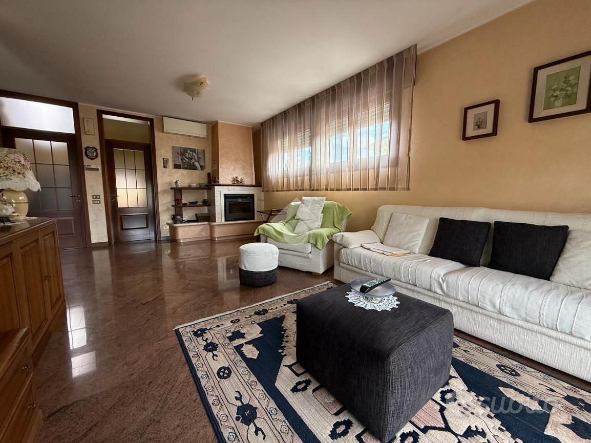 Casa – Villadose - Vista 2