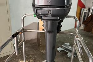 Motore fuoribordo yamaha e gommone