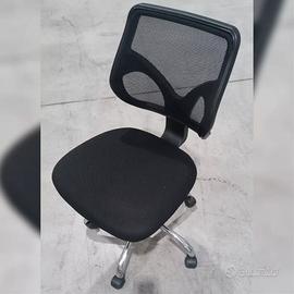 SEDIA GIREVOLE NERA CON SCHIENALE ERGONOMICO