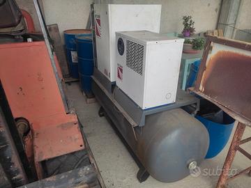 Compressore a vite con essiccatore NON funzionante