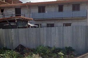 Villetta indipendente su tre lati da completare