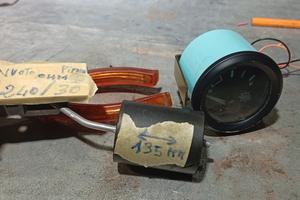 Sensori e strumento indicatore livello carburante 