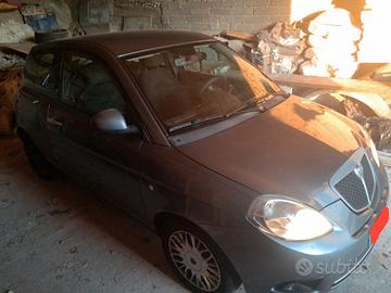 Lancia Y Ypsilon 2009 GPL - pronta all’uso