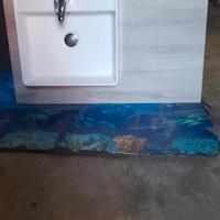 lavabo da appoggio con asse e miscelatore 