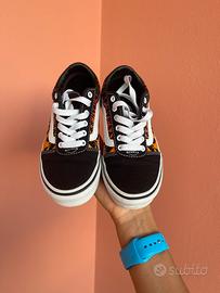 Vans nere e fiamme unisex numero 31.5