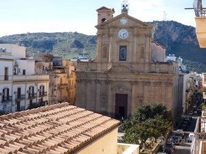 3 Vani, pressi chiesa Madre in centro A/303