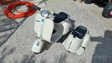 Vespa con sidecar per bambini