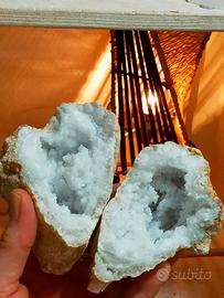 Geode di grandezza mediq  in Quarzo Ialino