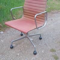 Poltrona Charles Eames